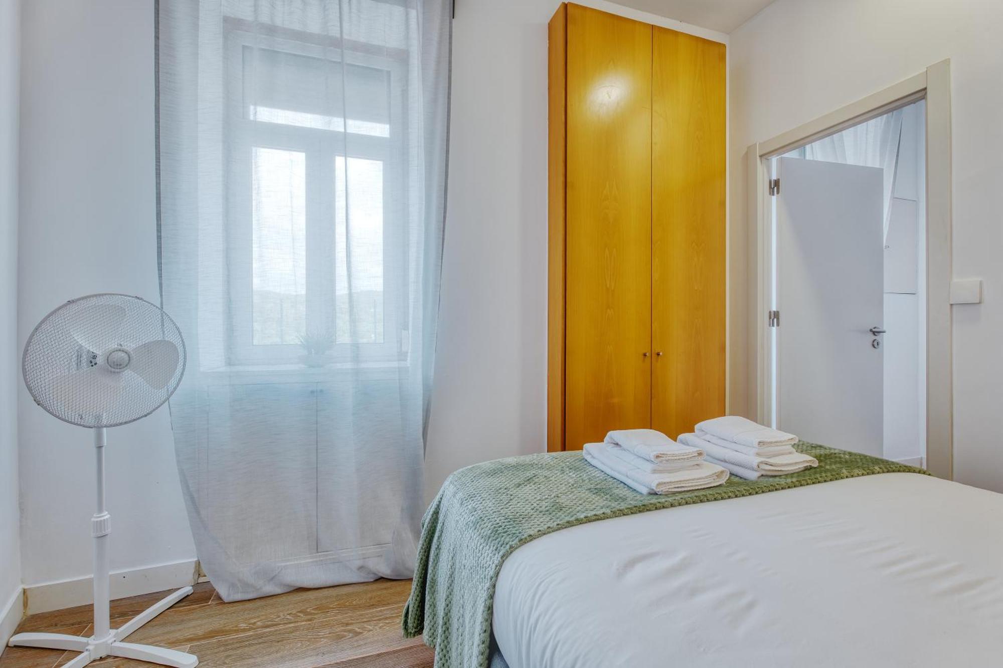Portucale ! Stylish Campo Ourique Apartment Lissabon